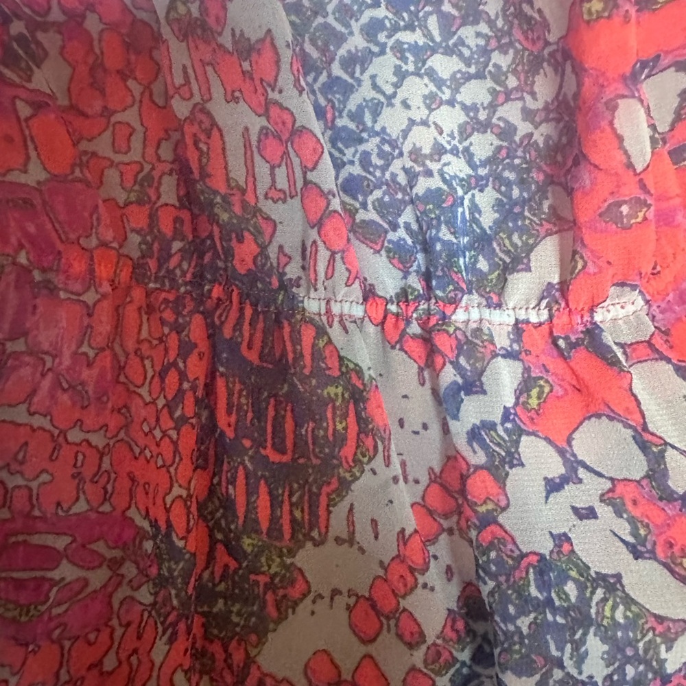 💯 Silk Hale Bob Pink and Blue Python Patterned Tunic - Picture 4 of 7